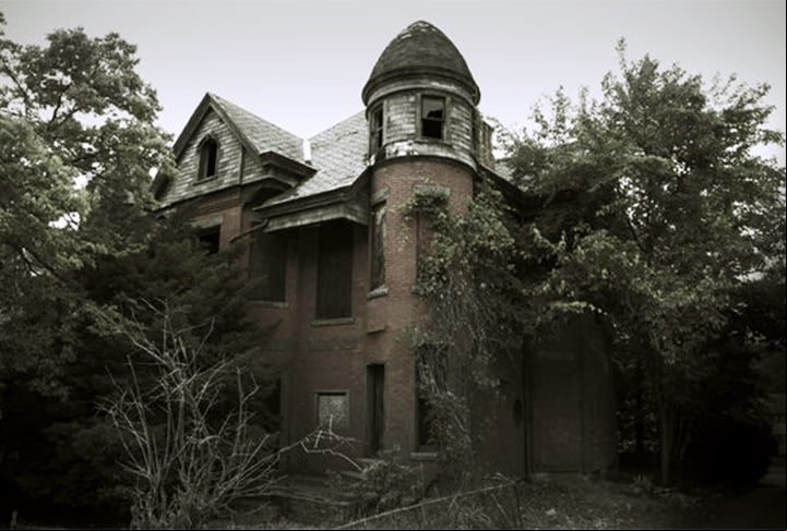 A Mansão Bailey está localizada na Pensilvânia (EUA) e ficou famosa por ter sido representada na primeira temporada da série American Horror Story. A lenda diz que ocorreram diversos assassinatos e situações terrivelmente assustadoras nessa mansão.